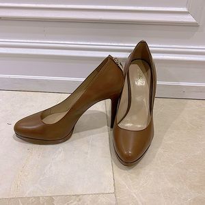 Lightly used in good condition Michel Michelle Cord brown shoes.